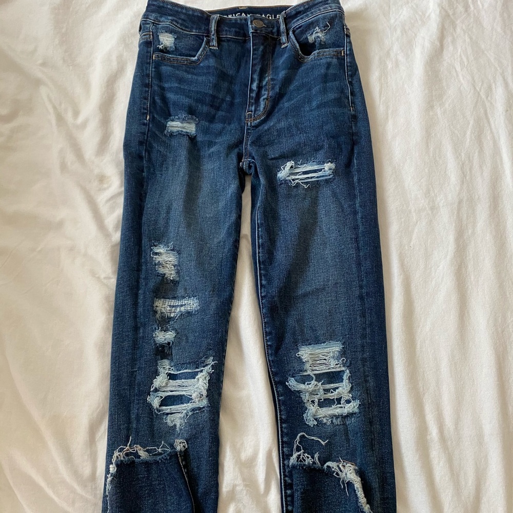 DARK WASH AMERICAN EAGLE SKINNY JEANS